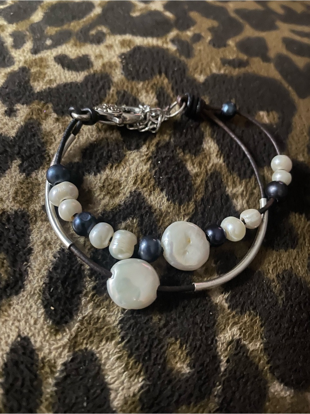 Freshwater Pearl and Hematite Bead Double-Strand Bracelet - White & Gray